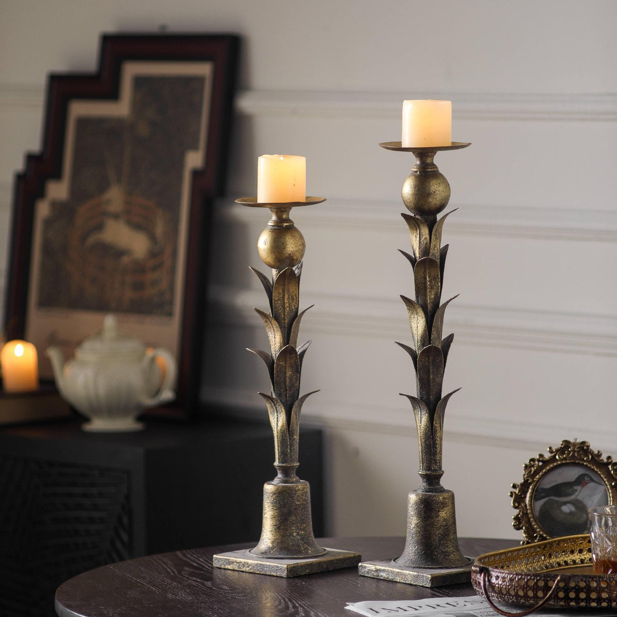 Petal-shaped candle holder